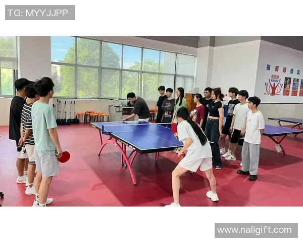 乒乓球的魅力：深入了解上海乒乓球队的团队合作精神与训练秘诀